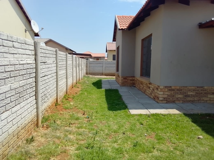 To Let 3 Bedroom Property for Rent in Waterkloof East North West